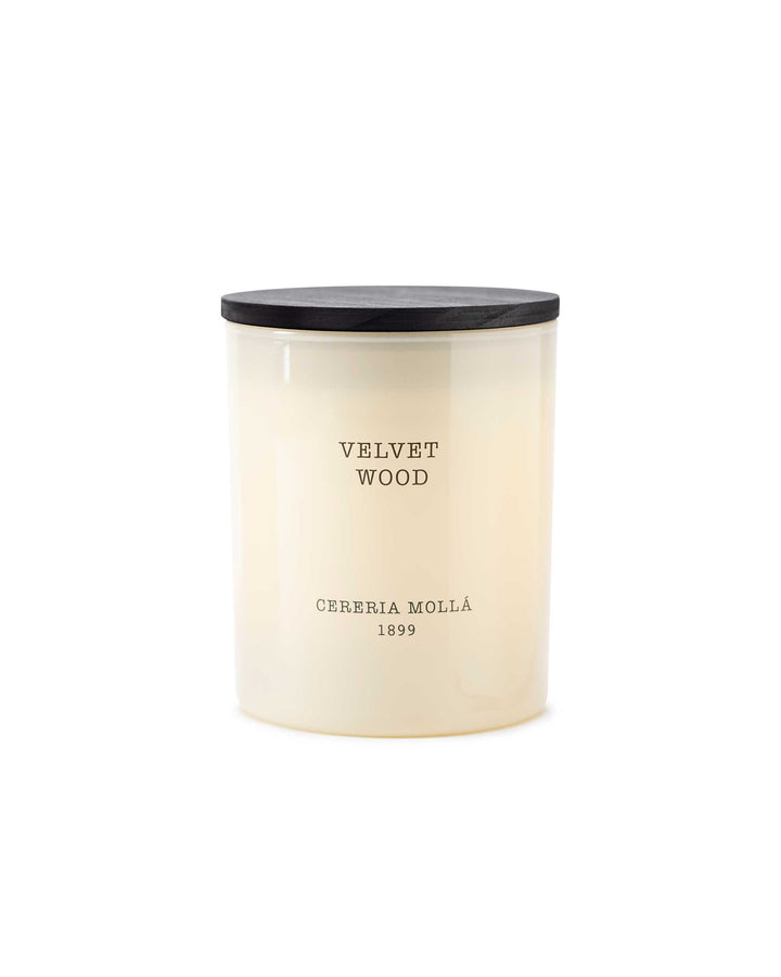 Velvet Wood Scented Candle With Spices, Tobacco And Vanilla
