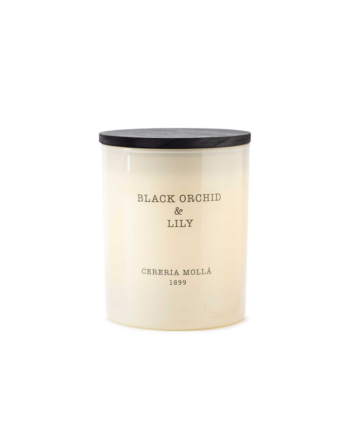 Premium Candle With Black Orchid And Lily Floral Scent With Fruity Notes