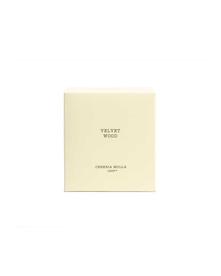 Xl Velvet Wood Scented Candle with Three Wicks in Soy Wax