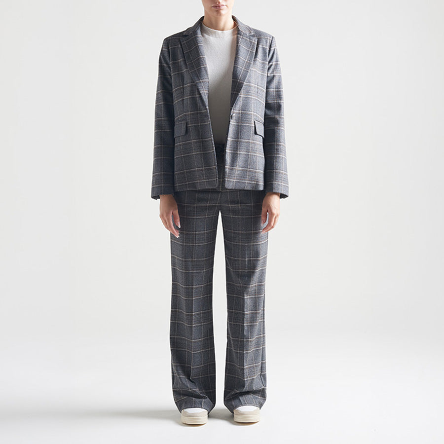 OUTFIT IRIS 2027