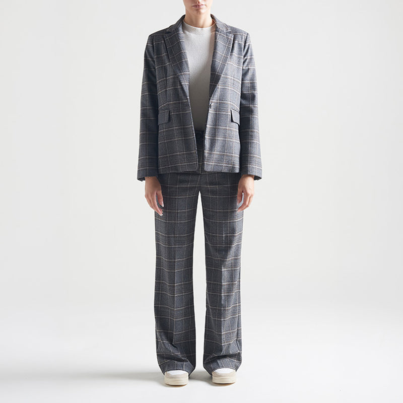 OUTFIT IRIS 2027