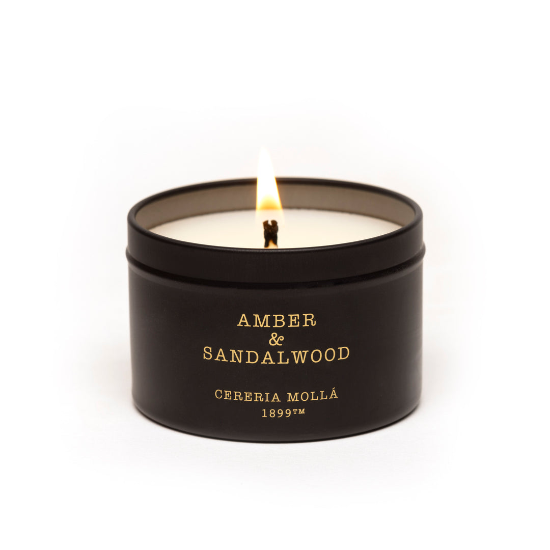 Bougie parfumée à l'ambre et au bois de santal en verre noir