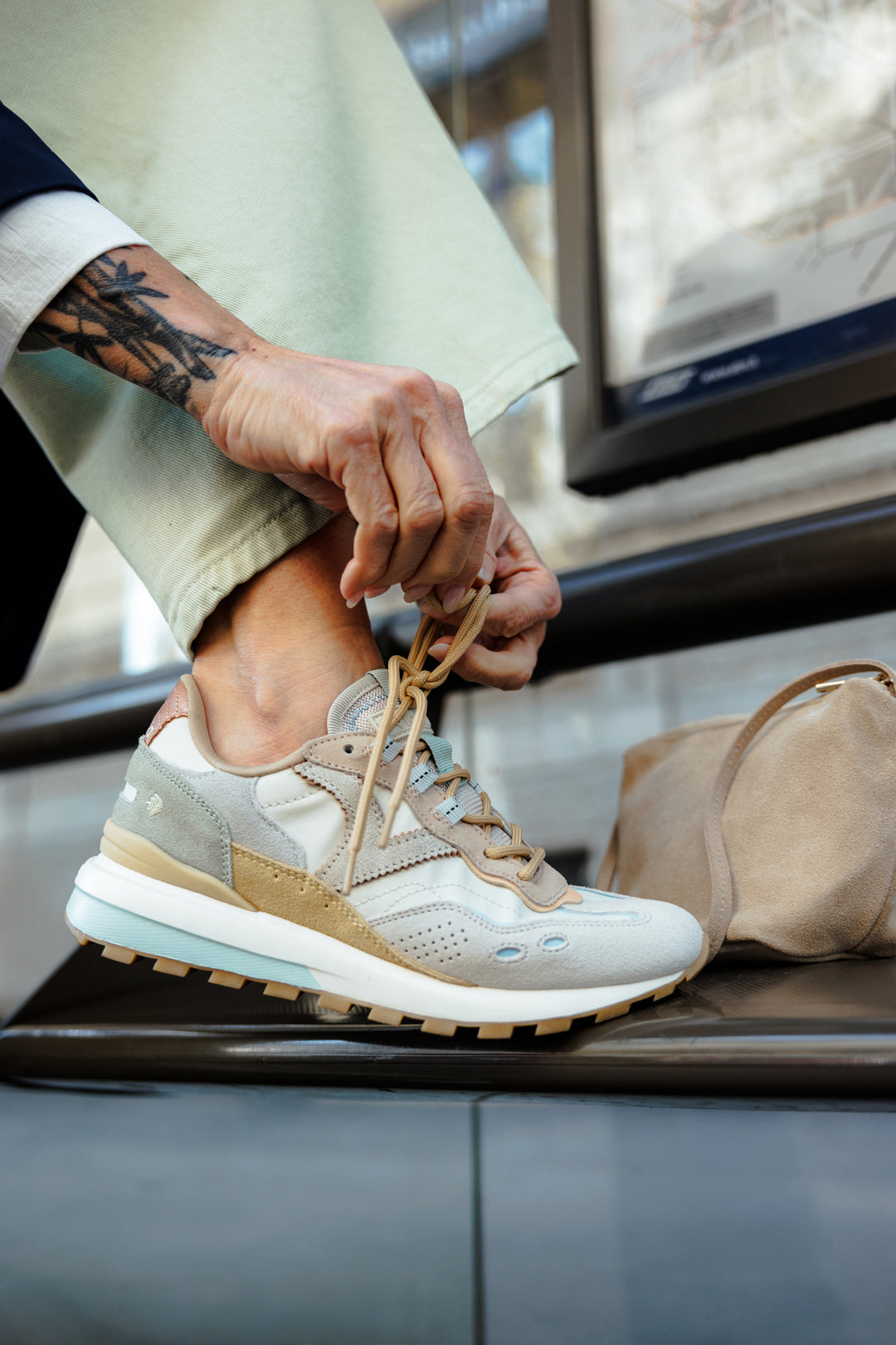 SNEAKER VICTORIA LUNA BEIGE