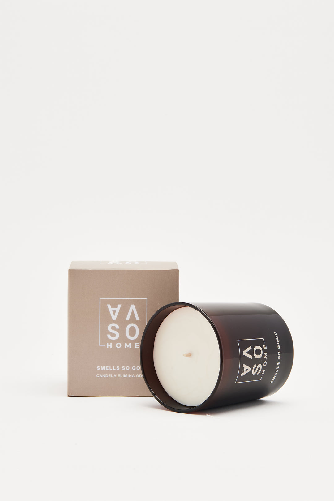 La bougie élimine les odeurs du vase