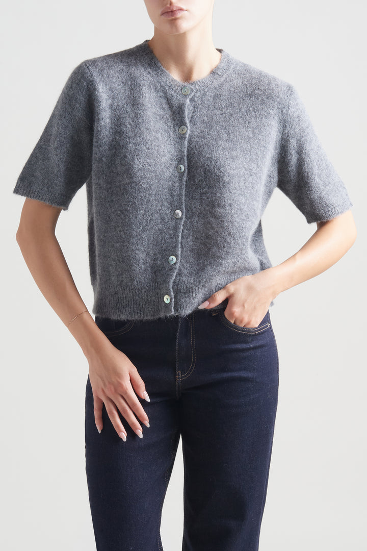 Cardigan-Kuss
