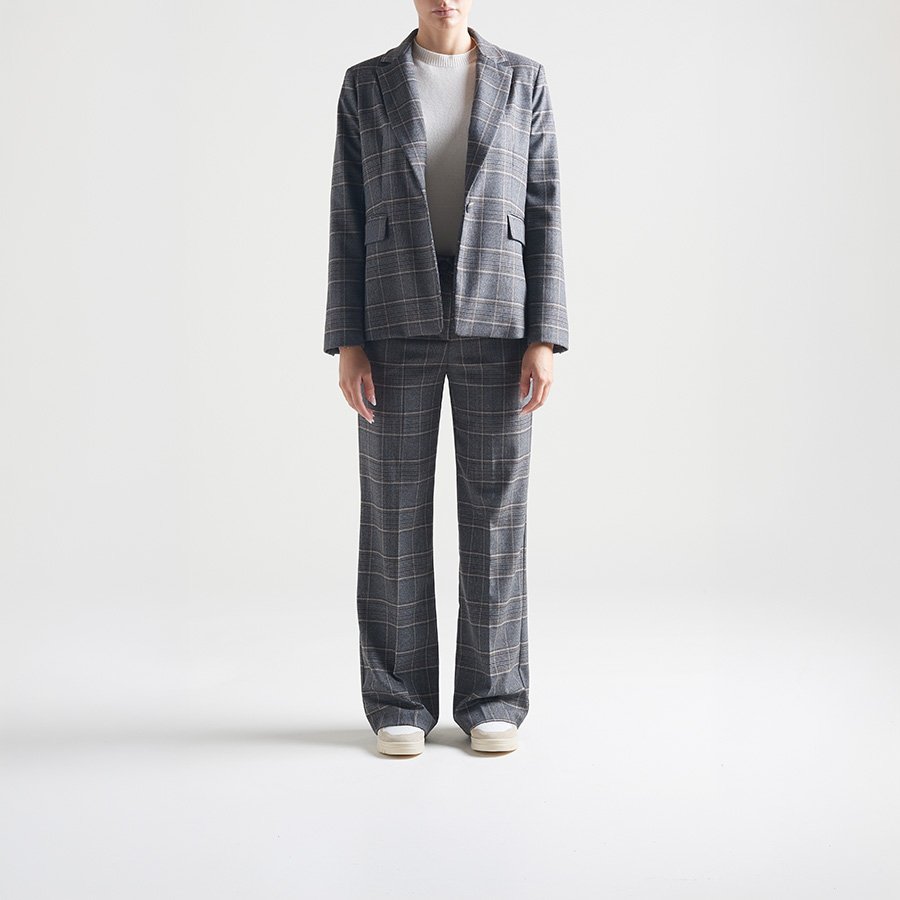 OUTFIT IRIS 2027