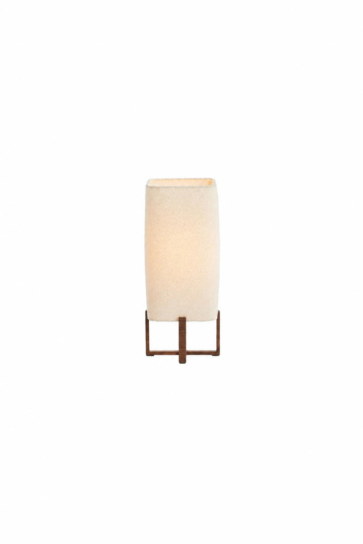 Lampada da tavolo Wyn in metallo Stampa effetto legno marrone scuro e bouclé crema 16,5 x 16,5 x 39 cm