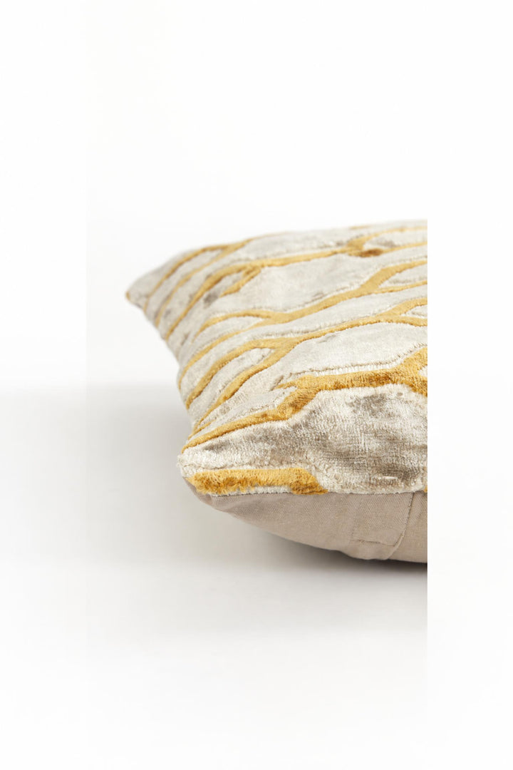 Cuscino Jembana in velluto Sabbia e giallo ocra 45 x 45 cm