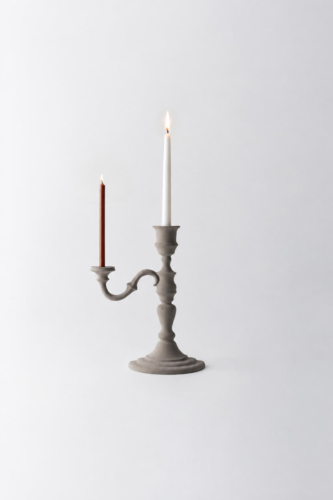 Candelabro Magic Objects in cemento Tortora