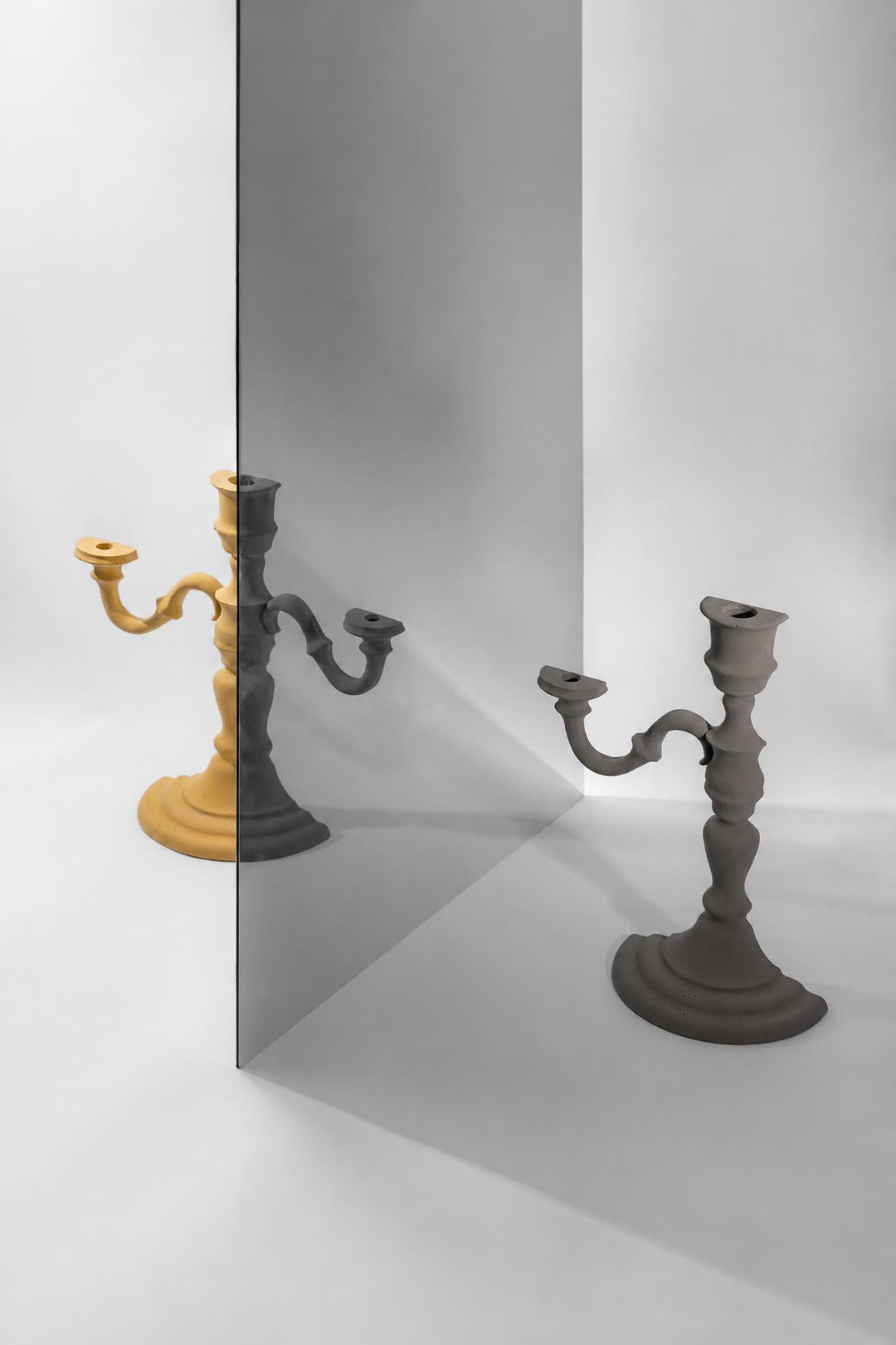 Candelabro Magic Objects in cemento Giallo