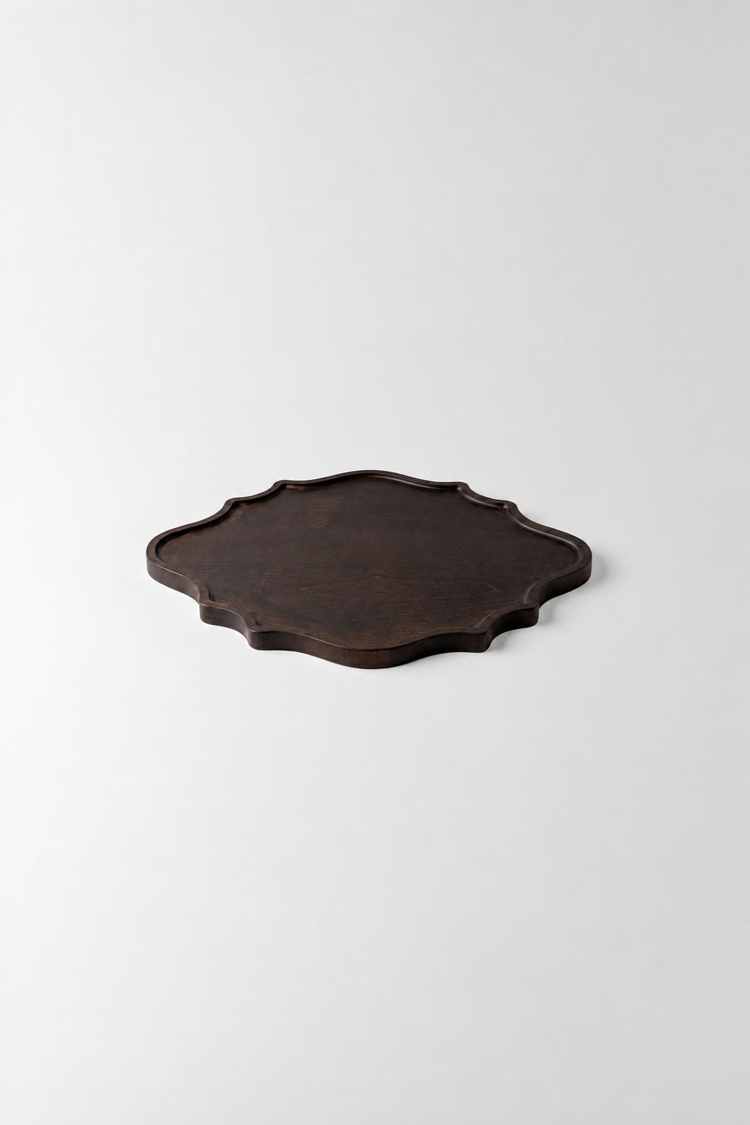Vassoio Outline in legno Tinto eucalipto 40 x 33 cm